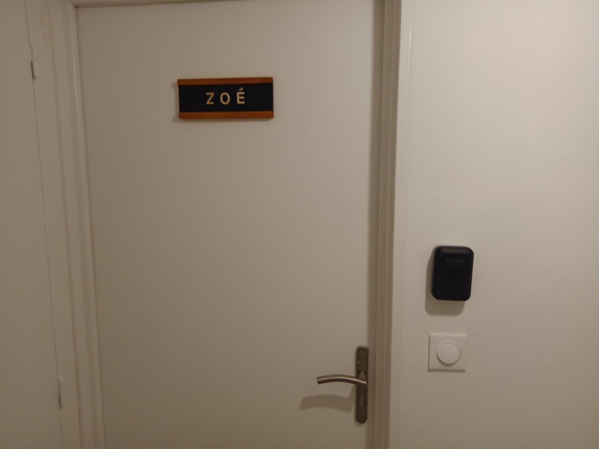 Studio Zoe Saint-Pere  Luaran gambar